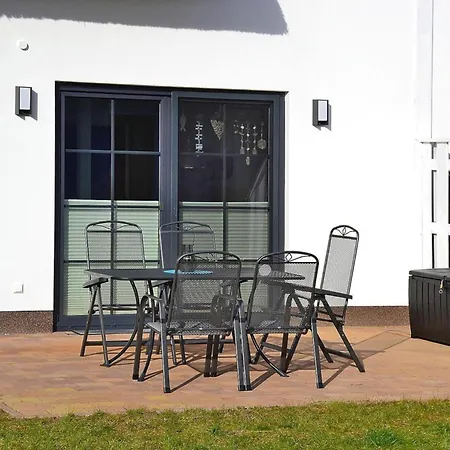Holiday home Doppelhaushaelfte Dock No 7 0 In Zirchow, Cleaning Included
